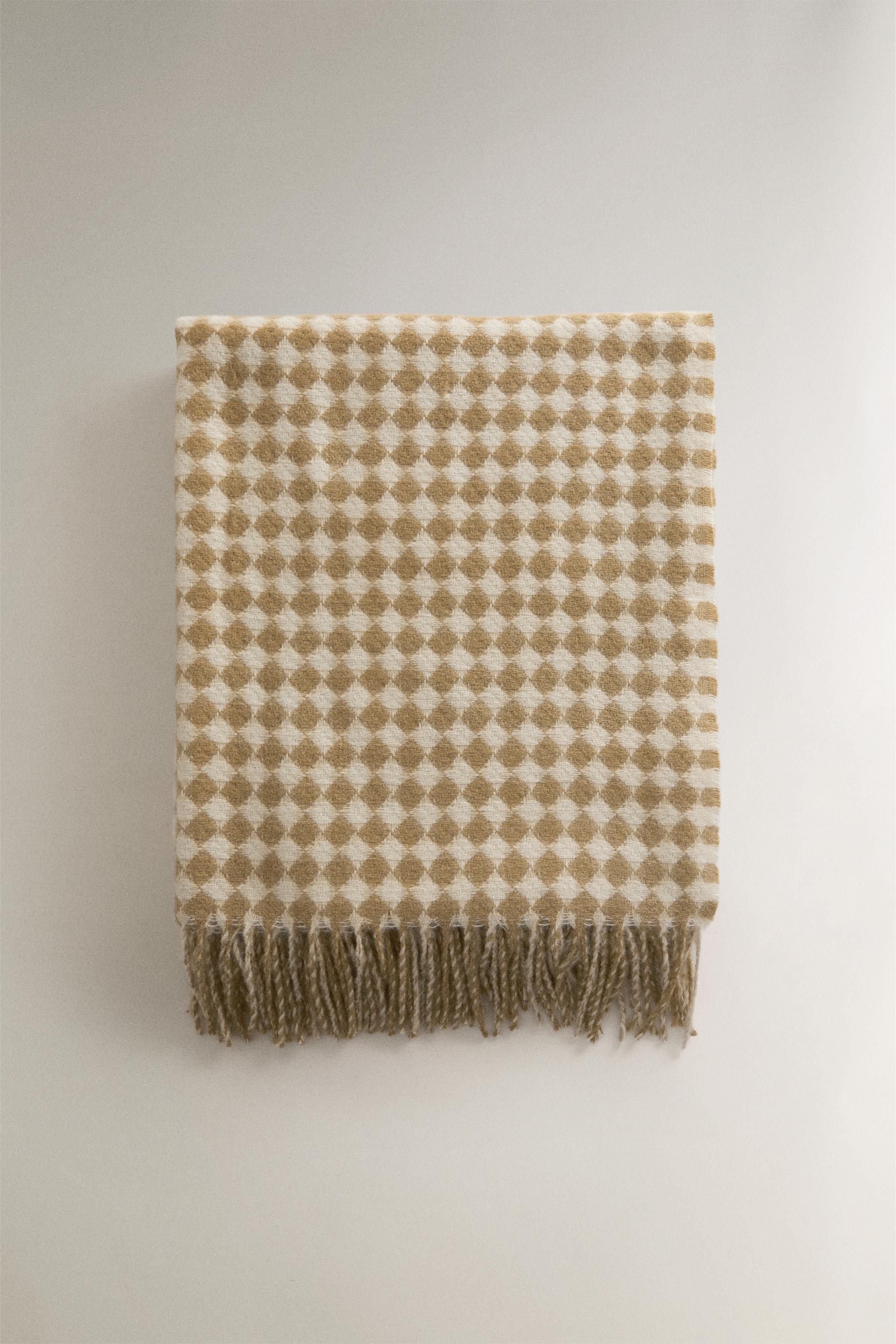 DIAMOND BLANKET